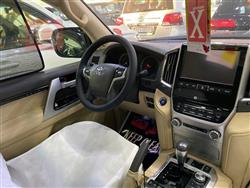 تۆیۆتا لاند کروزەر